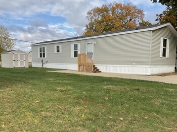 Thumbnail of mobile home