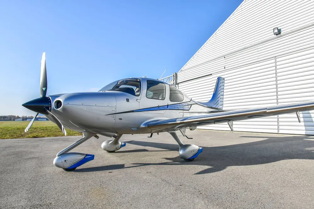7561/cirrus-sr22-g5-2014-flightmarket-id-7561-05341.webp