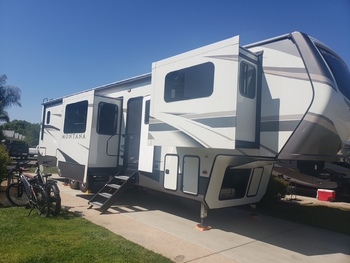 Thumbnail of RV