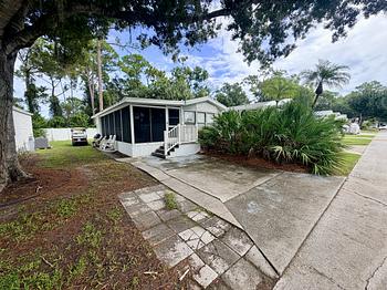 Thumbnail of mobile home