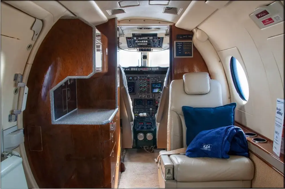 7894/beechcraft-beechjet-400a-1991-flightmarket-id-7894-41072.webp