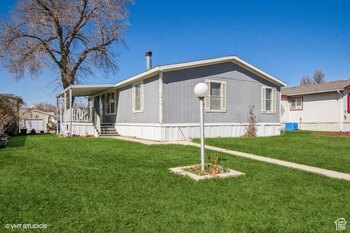 Thumbnail of mobile home