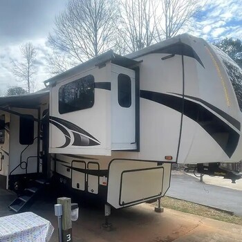 Thumbnail of RV