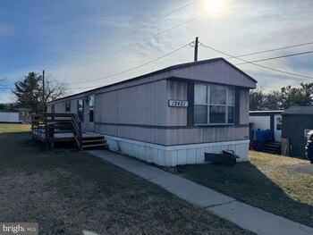 Thumbnail of mobile home