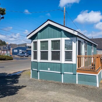 Thumbnail of mobile home