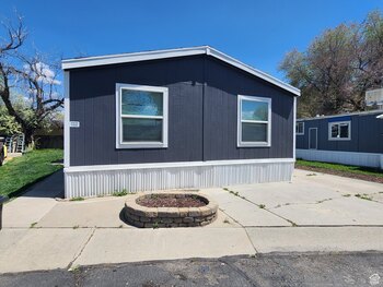 Thumbnail of mobile home