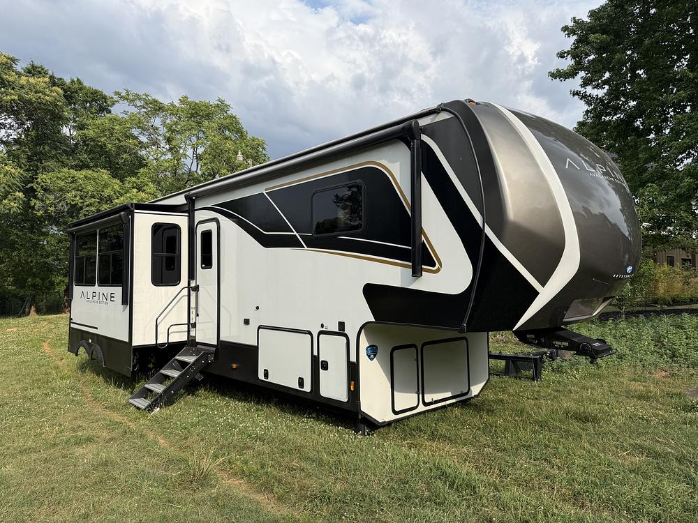 Photo of Rv