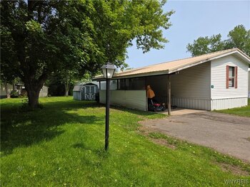 Thumbnail of mobile home