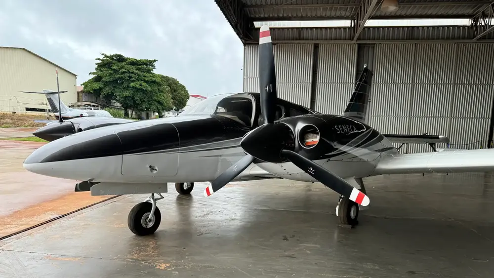 7441/neiva-piper-emb-810d-seneca-iii-1982-flightmarket-id-7441-39281.webp