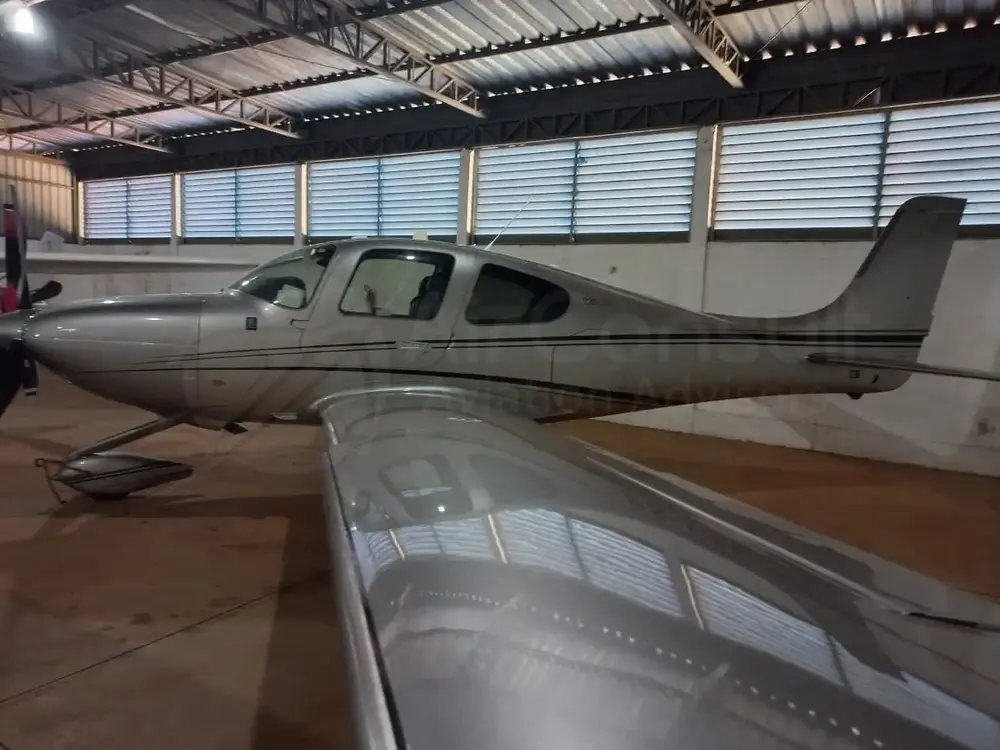 7161/cirrus-sr22-g5-turbo-2016-flightmarket-id-7161-00203.webp