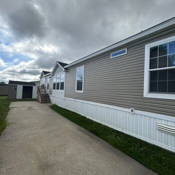 Thumbnail of mobile home