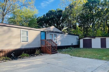 Thumbnail of mobile home