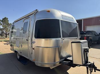 Thumbnail of RV