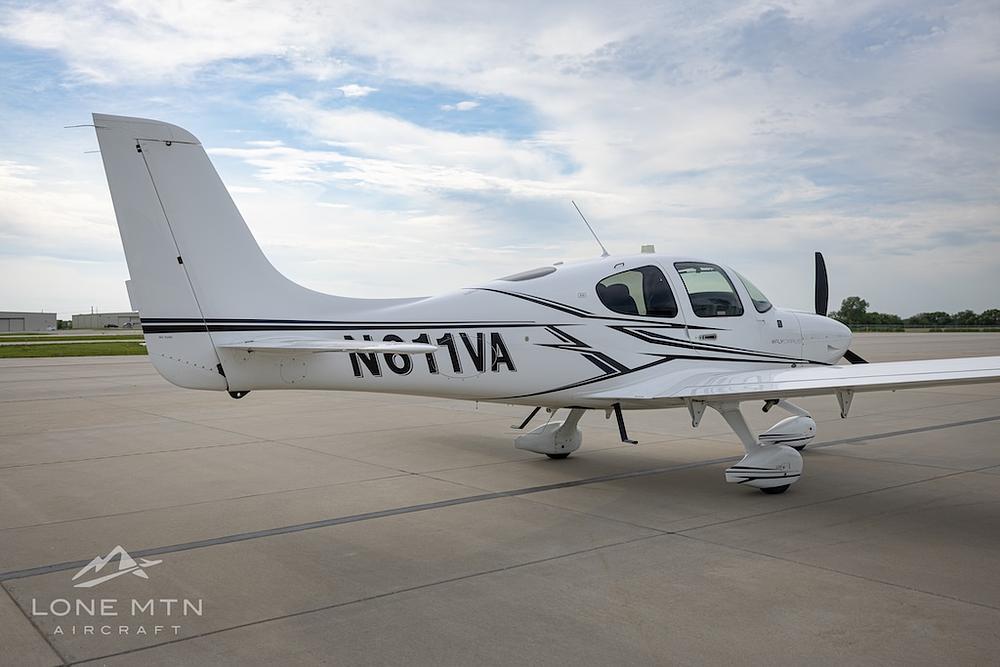 N611VA-08.jpg