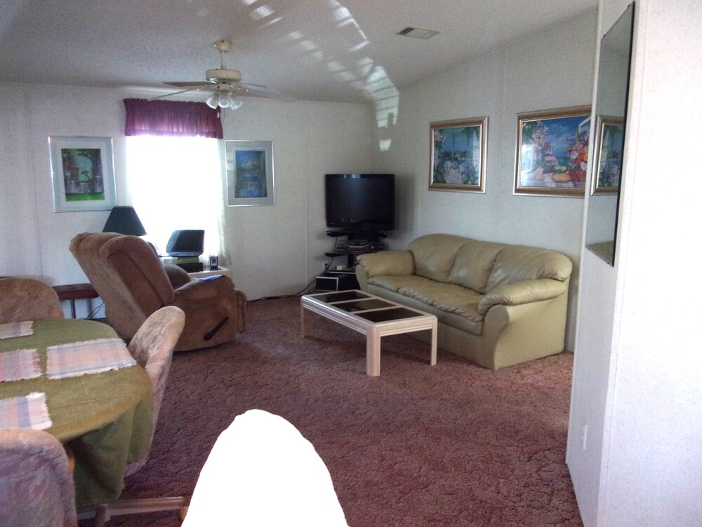 Lake Griffin Harbor Village