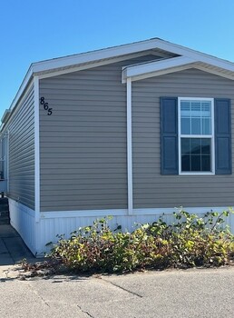 Thumbnail of mobile home