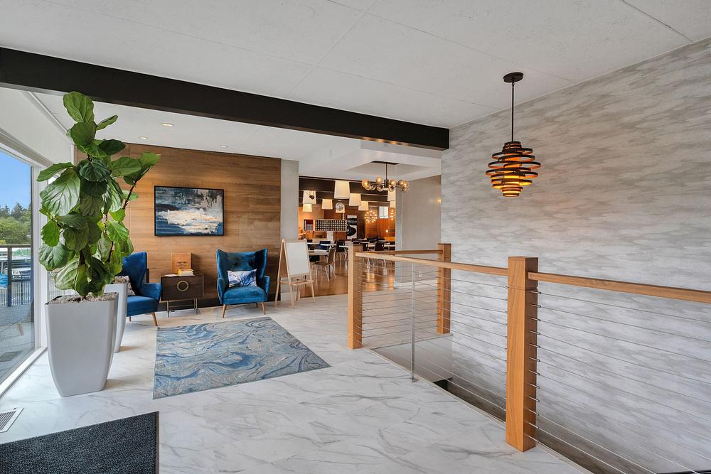 46 18050 32nd Ave S SeaTac WA 98188 USA Foyer DSC 7074