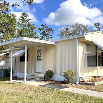 Photo of 2 BEDROOM - 1.5 BATH - 624 SQ FT - 1986 MOBILE HOME IN 55+ PARK