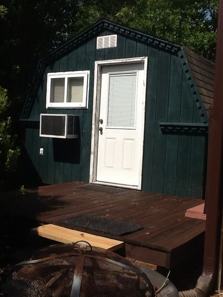 Small cabin w/ full bath, W/D, A/C