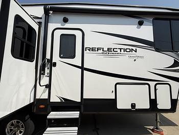 Thumbnail of RV