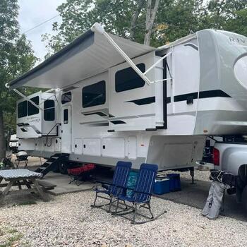 Thumbnail of RV