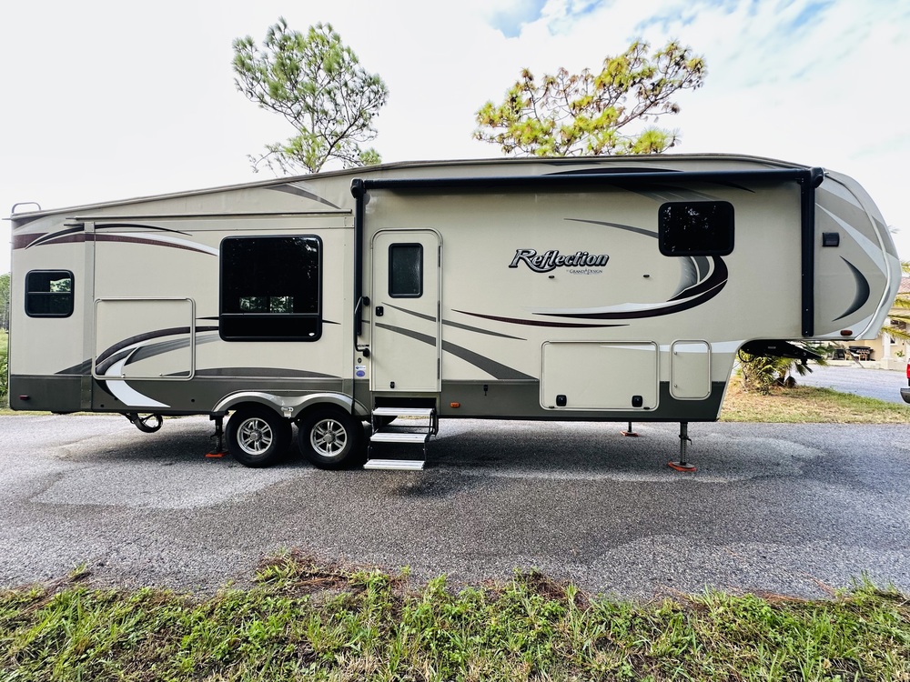 Photo of Rv