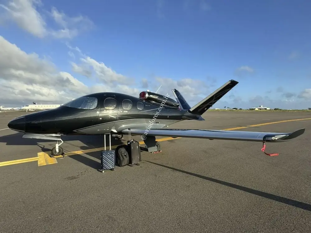 7928/cirrus-vision-jet-2022-flightmarket-id-7928-54191.webp