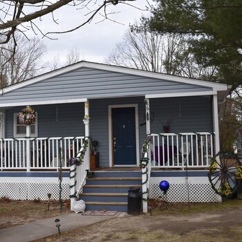 Thumbnail of mobile home