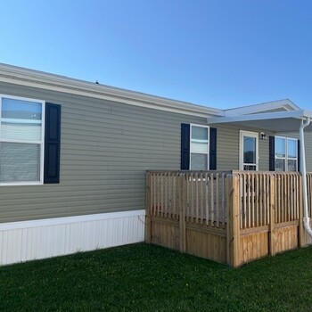 Thumbnail of mobile home