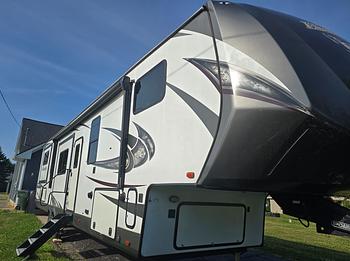 Thumbnail of RV