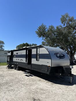 Thumbnail of RV