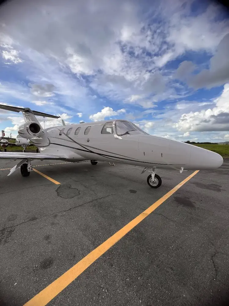 7550/cessna-citation-jet-525-1998-flightmarket-id-7550-00365.webp