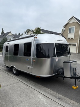 Thumbnail of RV