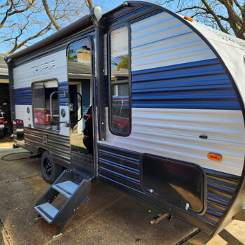 Thumbnail of RV