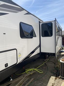 Thumbnail of RV