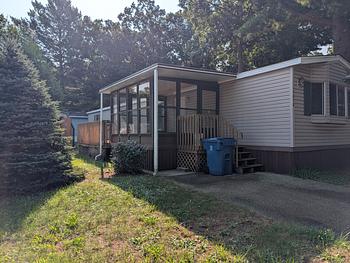 Thumbnail of mobile home