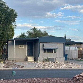 Thumbnail of mobile home