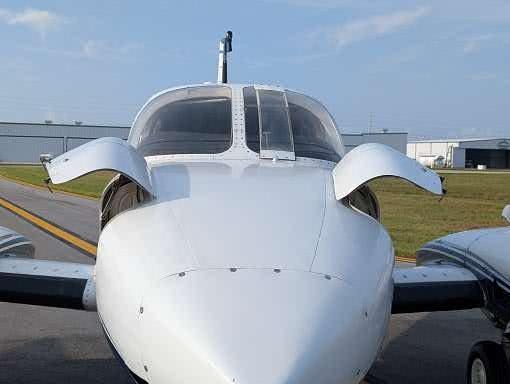 6b23e_10 nose baggage doors.jpg