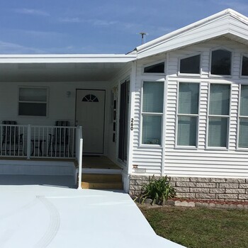Thumbnail of mobile home