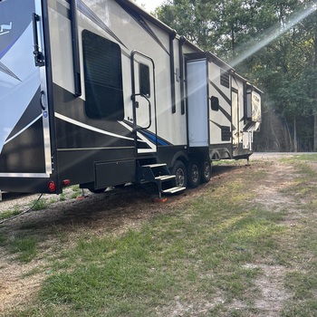 Thumbnail of RV