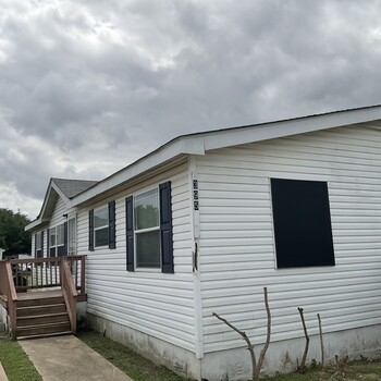 Thumbnail of mobile home