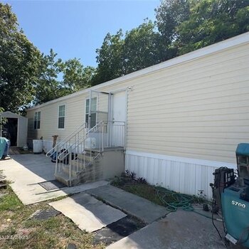 Thumbnail of mobile home