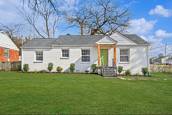 Photo of Charming and completely renovated Mobile Home!