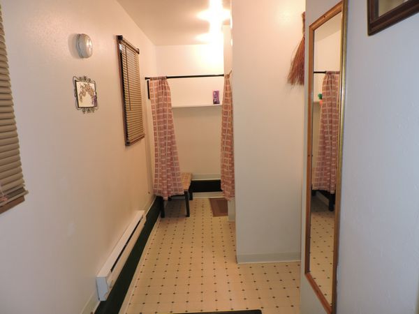Women's Shower