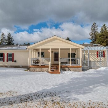 Thumbnail of mobile home