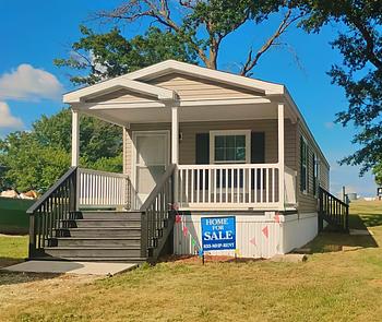 Photo of For Sale: 2-bedroom, 1.5-bathroom | Woodland Hills	1