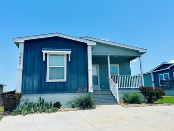 Thumbnail of mobile home