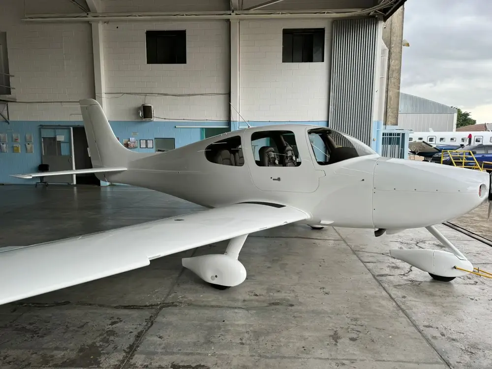7084/cirrus-sr22-2002-flightmarket-id-7084-25291.webp