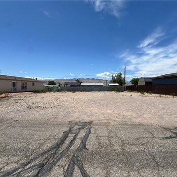 Thumbnail of mobile home lot