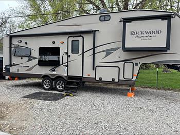 Thumbnail of RV